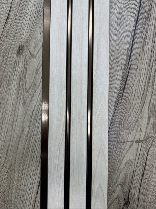 WallPanel Light Oak & Black REF W-92014
