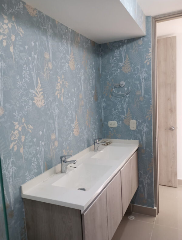 Papel de colgadura en baños Medellín