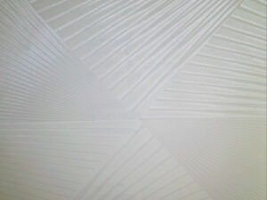 Transforma tus paredes con diseño contemporáneo,- Fácil instalación y acabado profesional,- Textura sutil que realza sin sobrecargar,Cobertura eficiente: 5 m² por rollo,- Ideal para ambientes minimalistas y elegantes,Tonos claros que amplían visualmente el espacio,Diseño geométrico que aporta orden y estilo