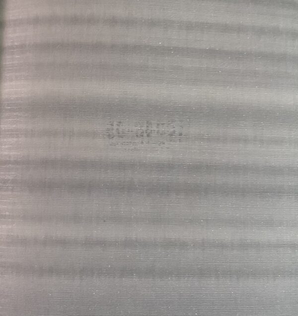 papel de colgadura textura metálica oscura premium | estilo industrial y elegancia contemporánea | ref 10048 31